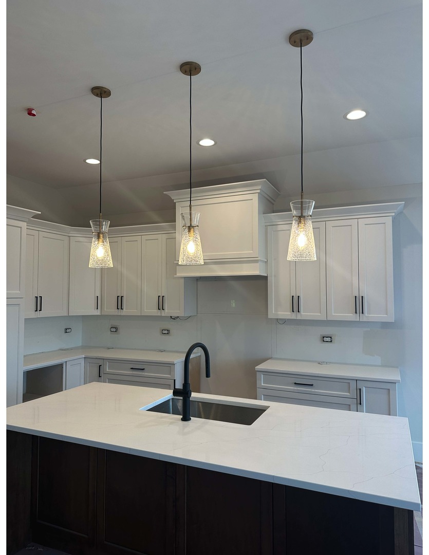 4119 N Lincoln Street, Westmont, IL 60559