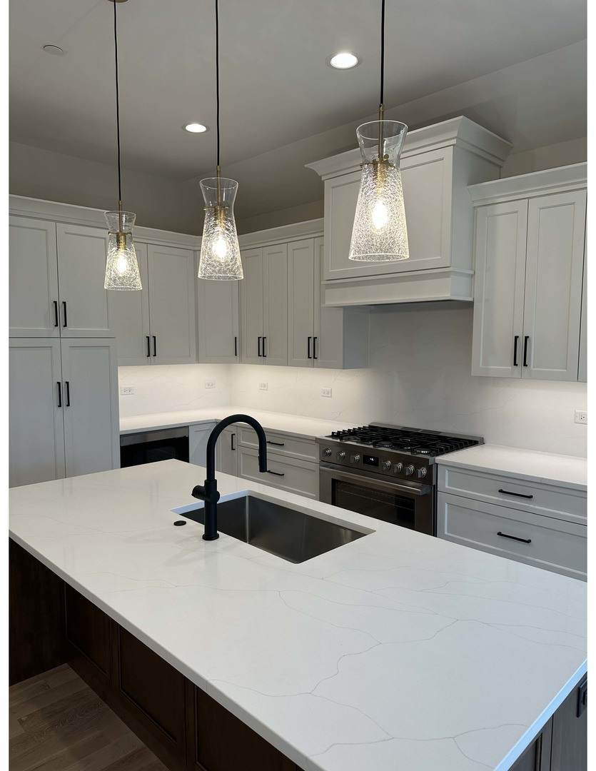 4119 N Lincoln Street, Westmont, IL 60559