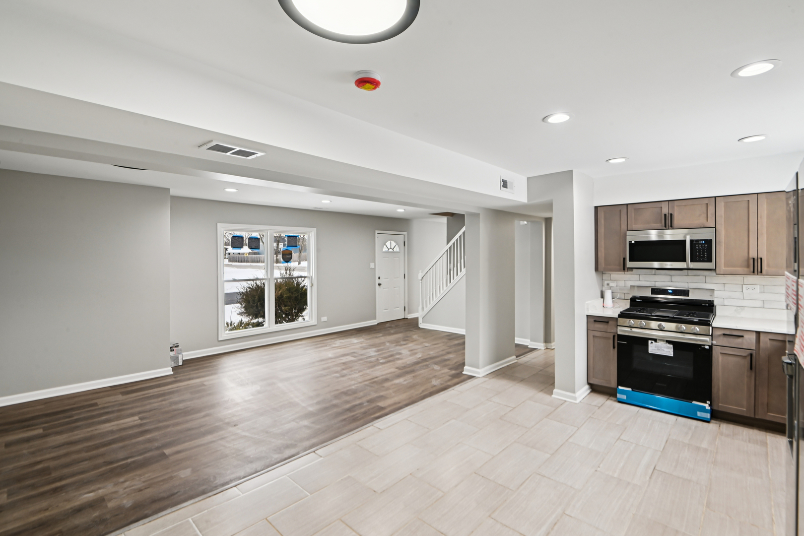 3403 Fountainbleau Drive, Hazel Crest, IL 60429