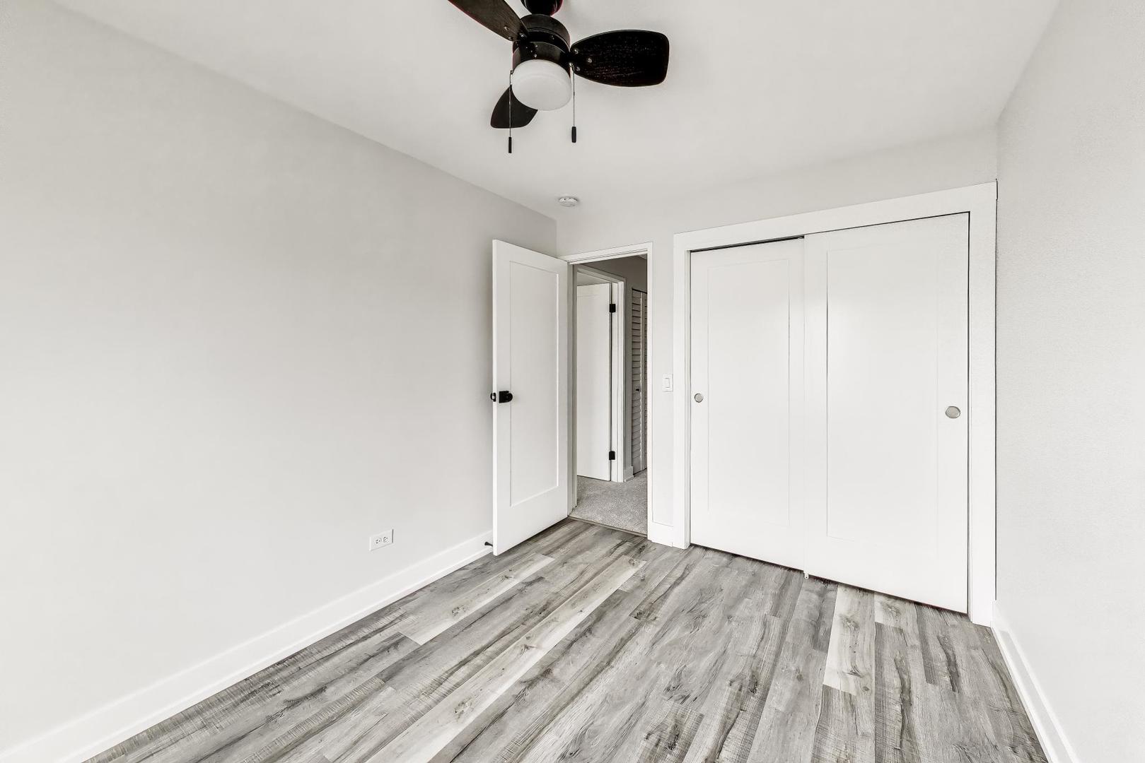 239 Gregory Street #8, Aurora, IL 60504