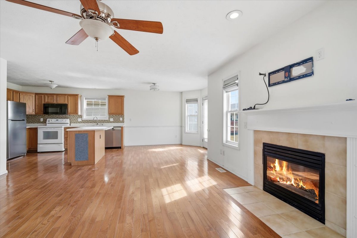 2719 Gill Street, Bloomington, IL 61704