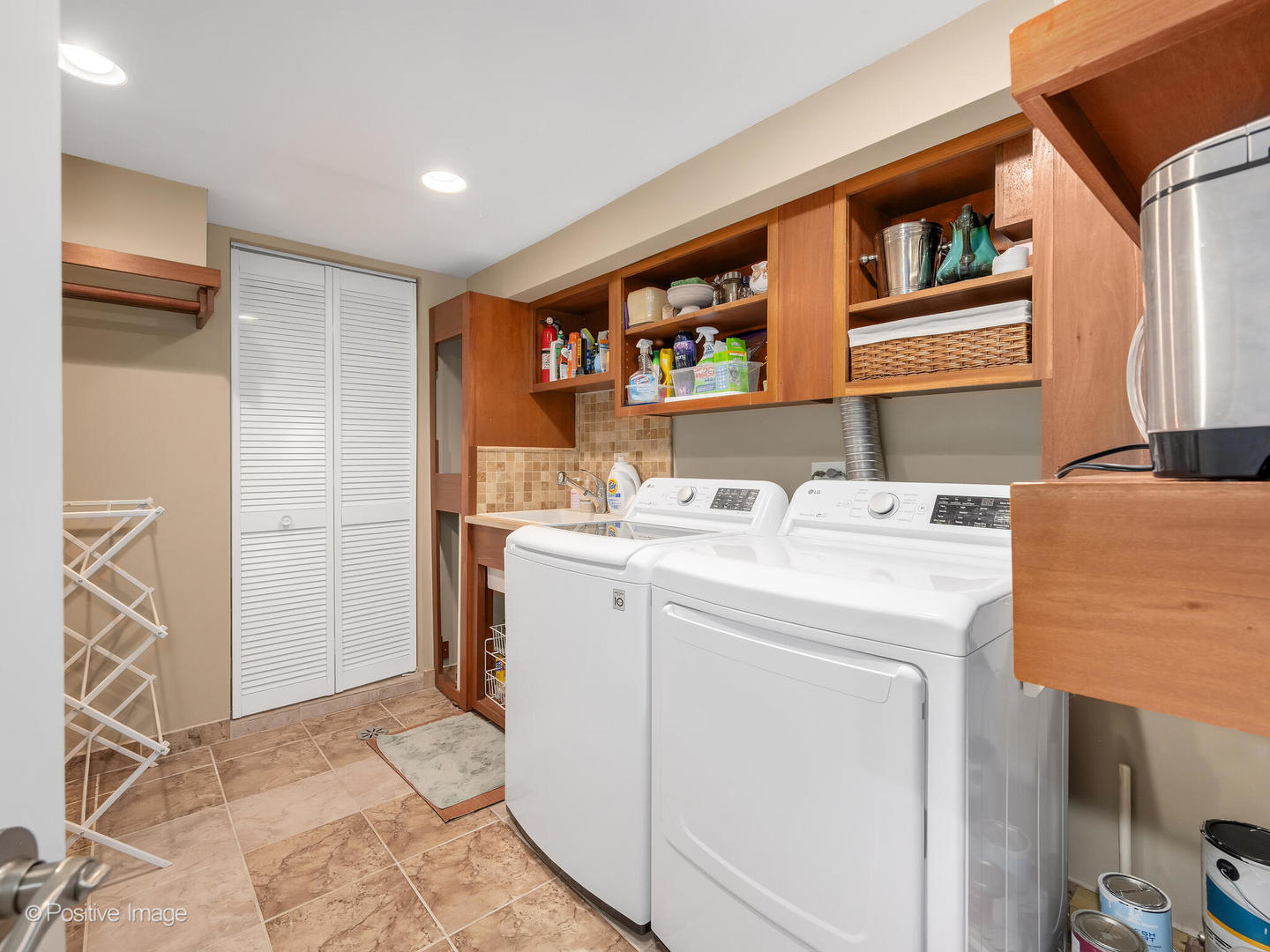 1607 E Indiana Street, Wheaton, IL 60187