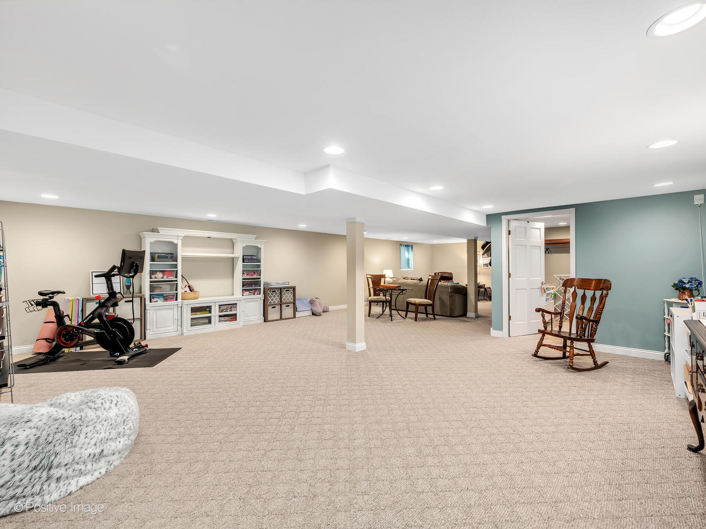 1607 E Indiana Street, Wheaton, IL 60187