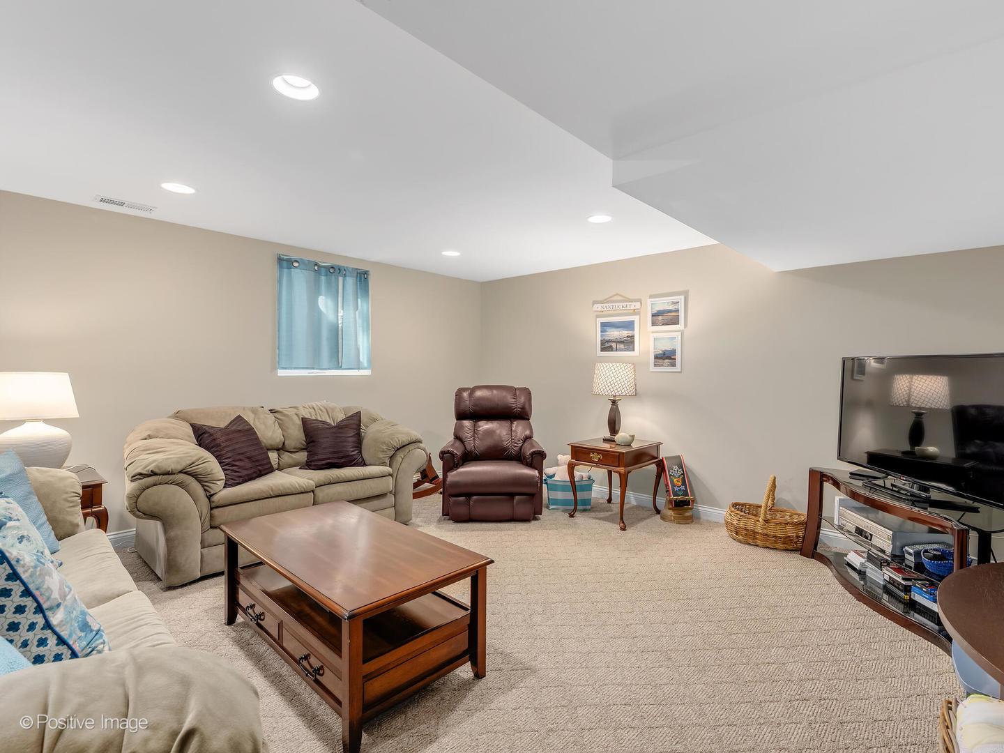 1607 E Indiana Street, Wheaton, IL 60187