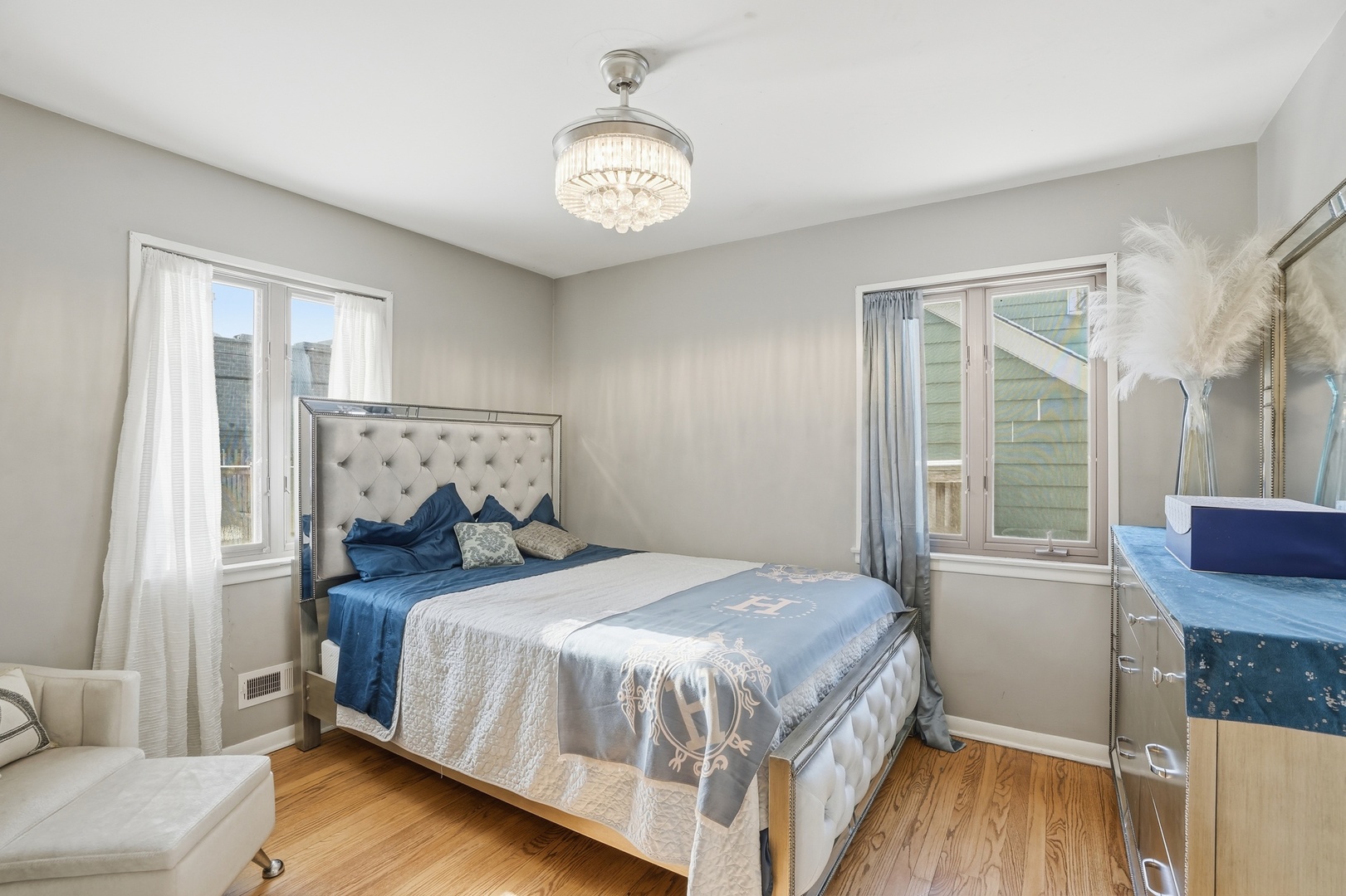 537 E 161st Place, South Holland, IL 60473