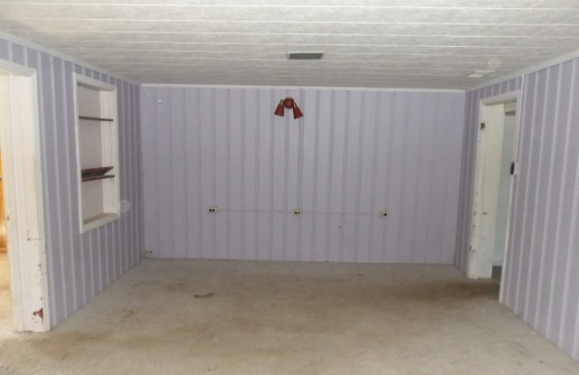 13 Southern Drive, Decatur, IL 62521