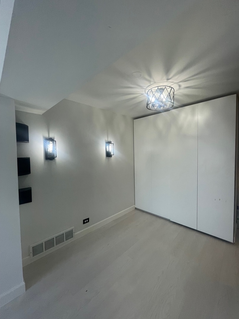 4921 W 109th Street #304, Oak Lawn, IL 60453