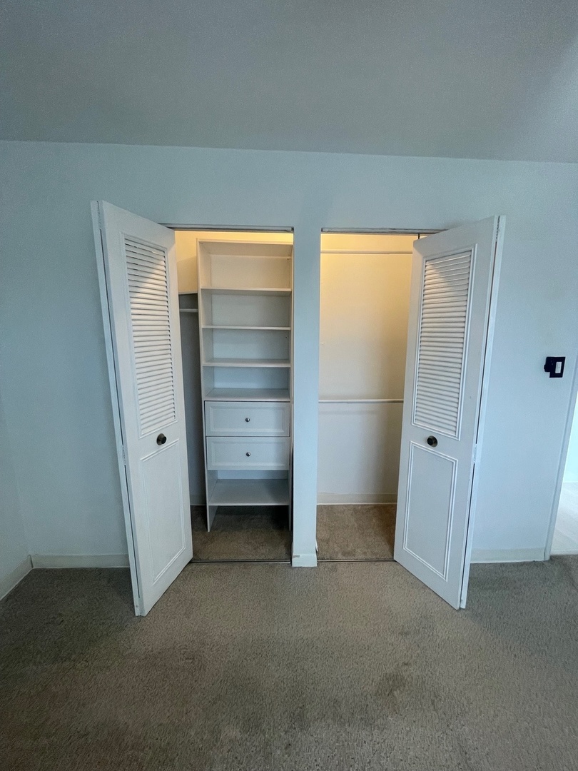 4921 W 109th Street #304, Oak Lawn, IL 60453