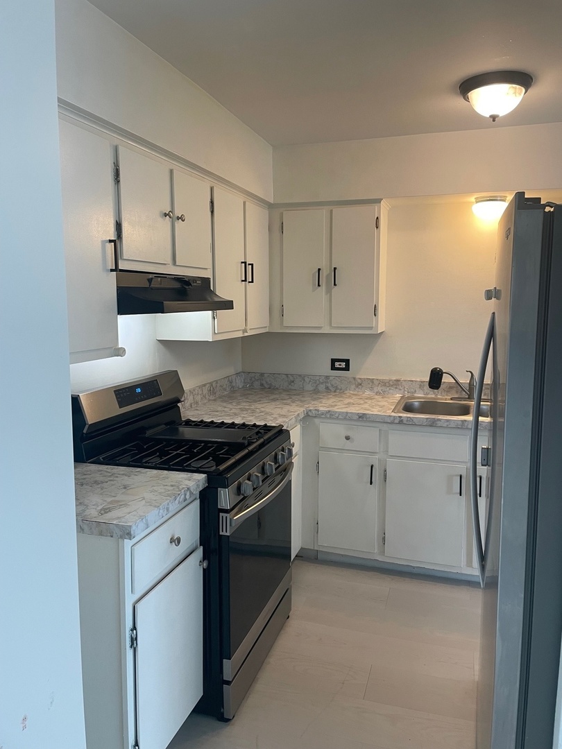 4921 W 109th Street #304, Oak Lawn, IL 60453