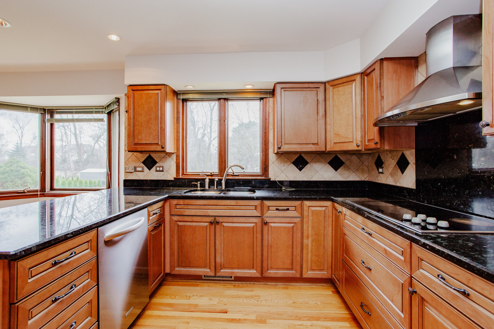 1900 LANDWEHR Road, Northbrook, IL 60062