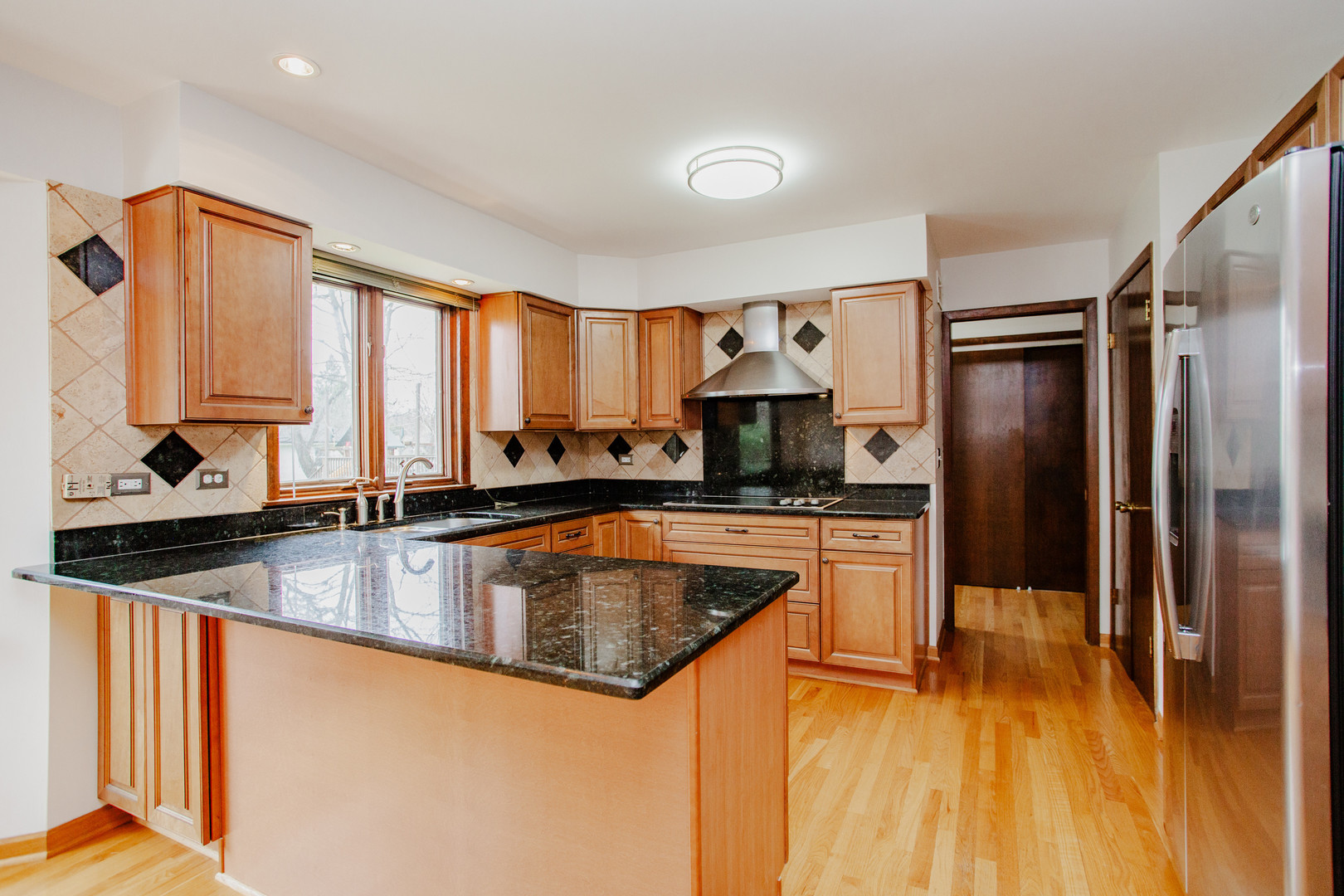 1900 LANDWEHR Road, Northbrook, IL 60062