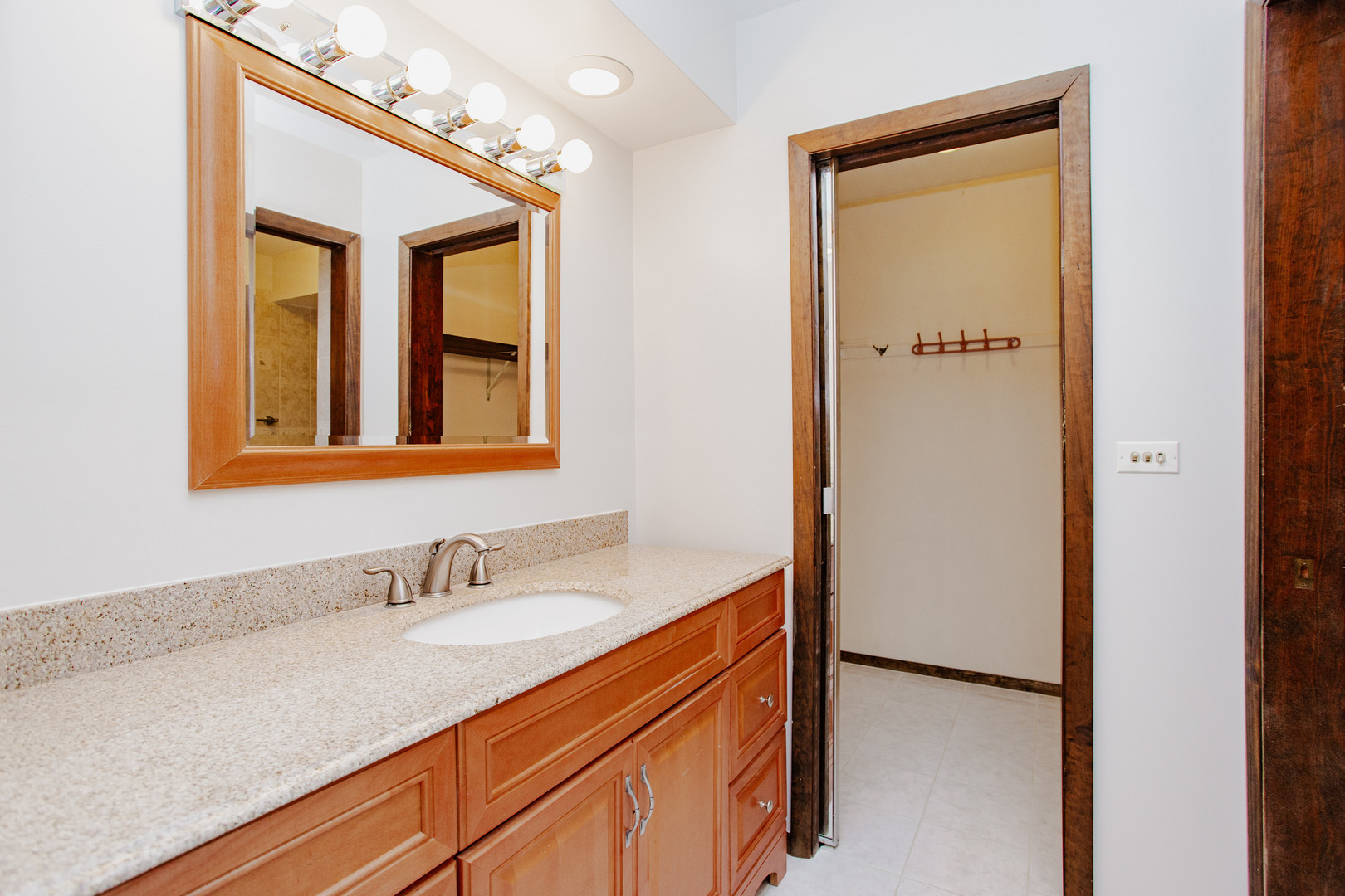 1900 LANDWEHR Road, Northbrook, IL 60062