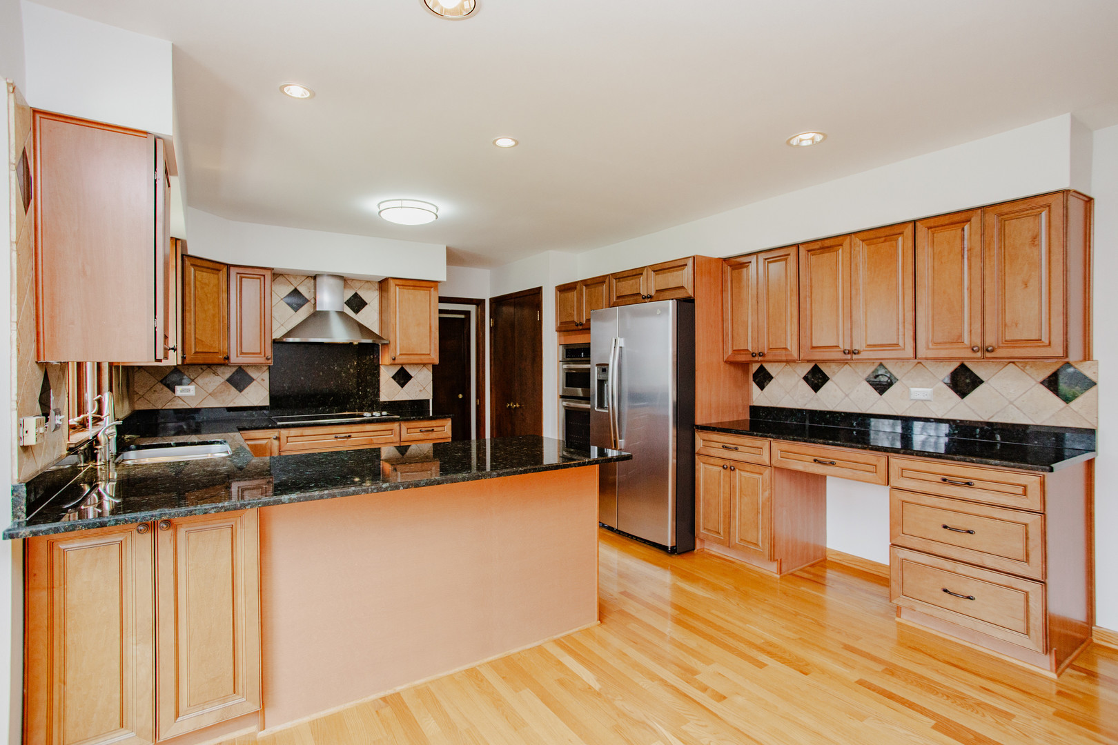 1900 LANDWEHR Road, Northbrook, IL 60062