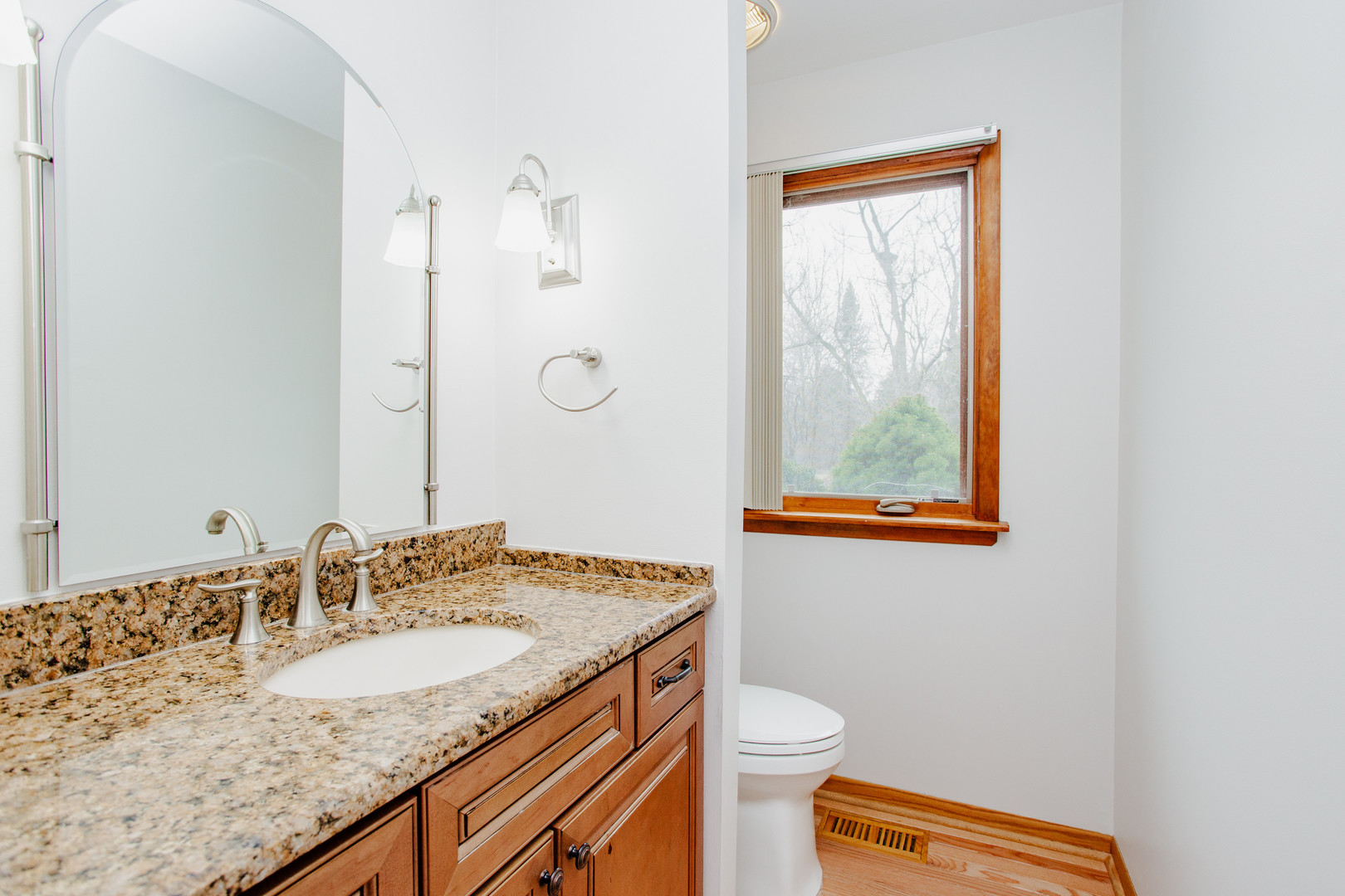 1900 LANDWEHR Road, Northbrook, IL 60062