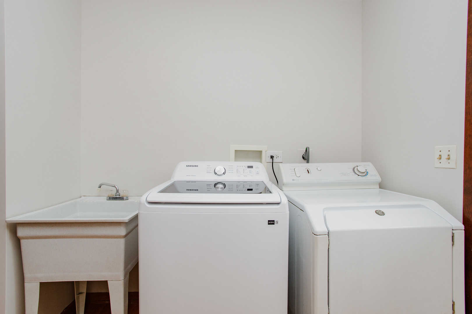 1900 LANDWEHR Road, Northbrook, IL 60062