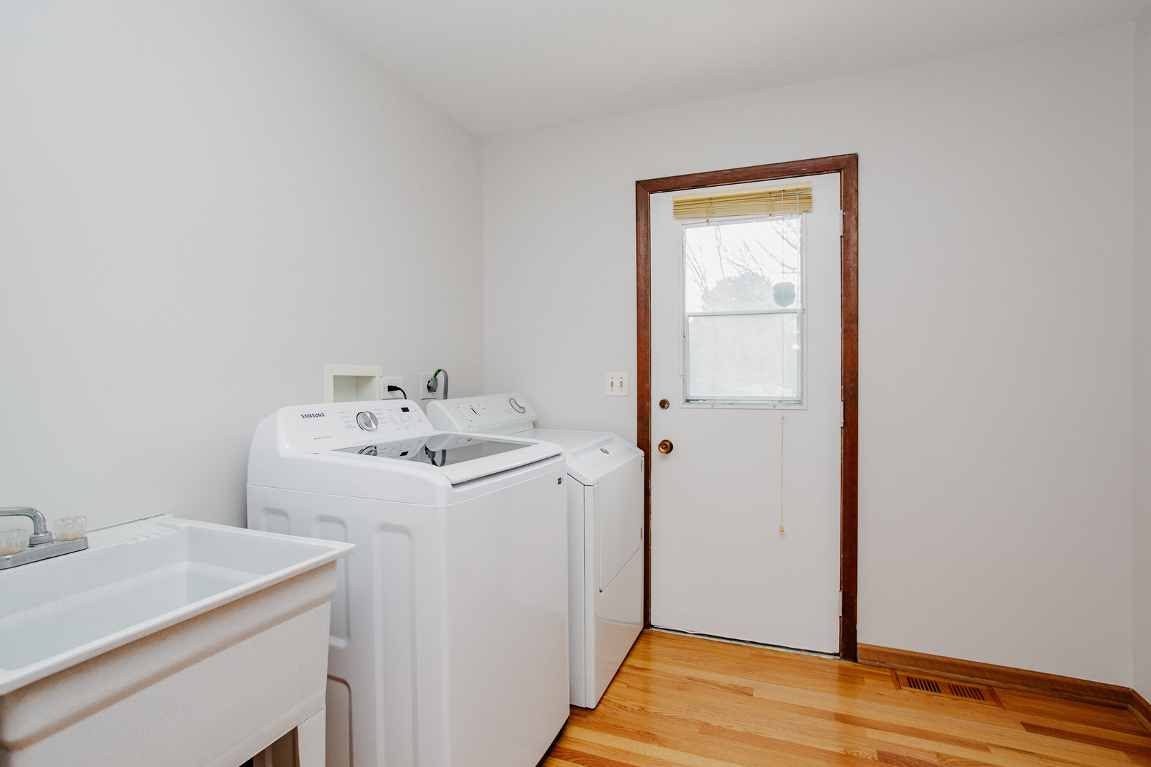 1900 LANDWEHR Road, Northbrook, IL 60062