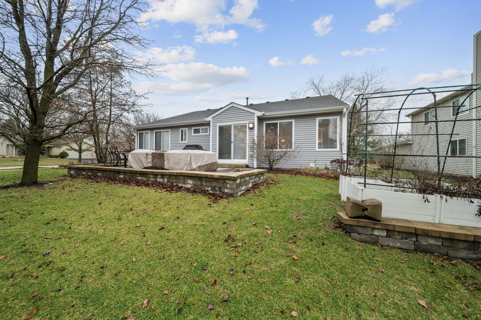 230 Willow Bnd, Bolingbrook, IL 60490