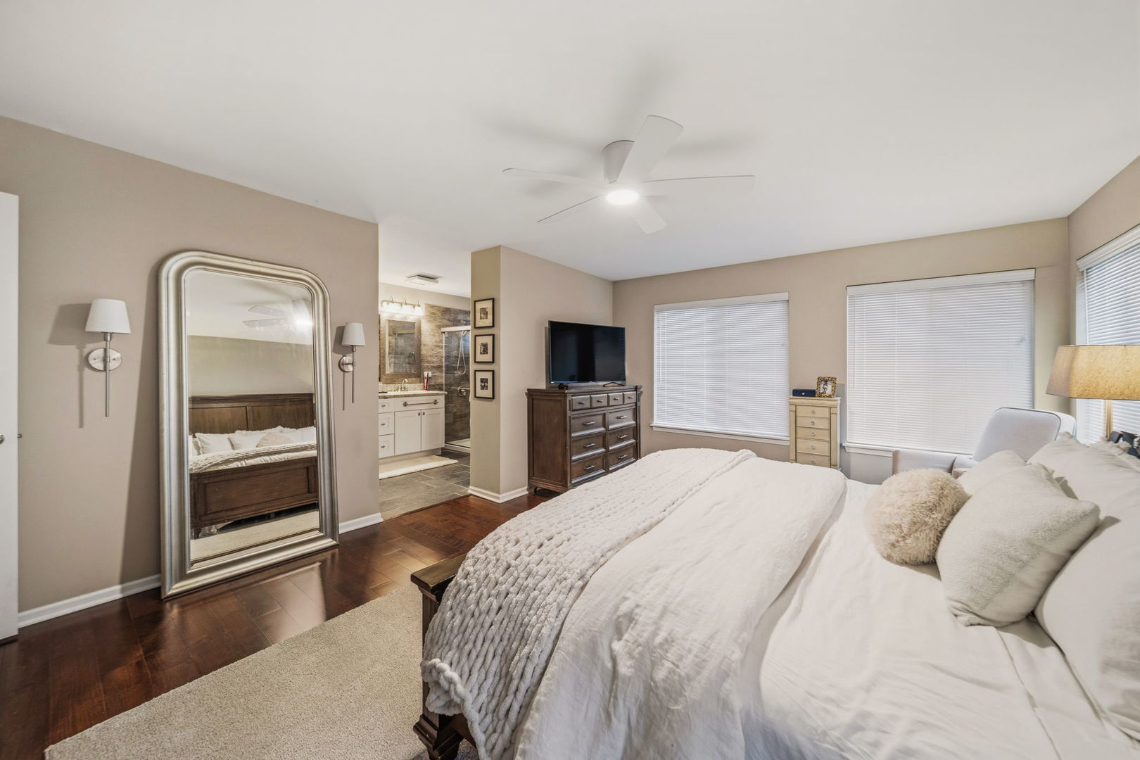 230 Willow Bnd, Bolingbrook, IL 60490