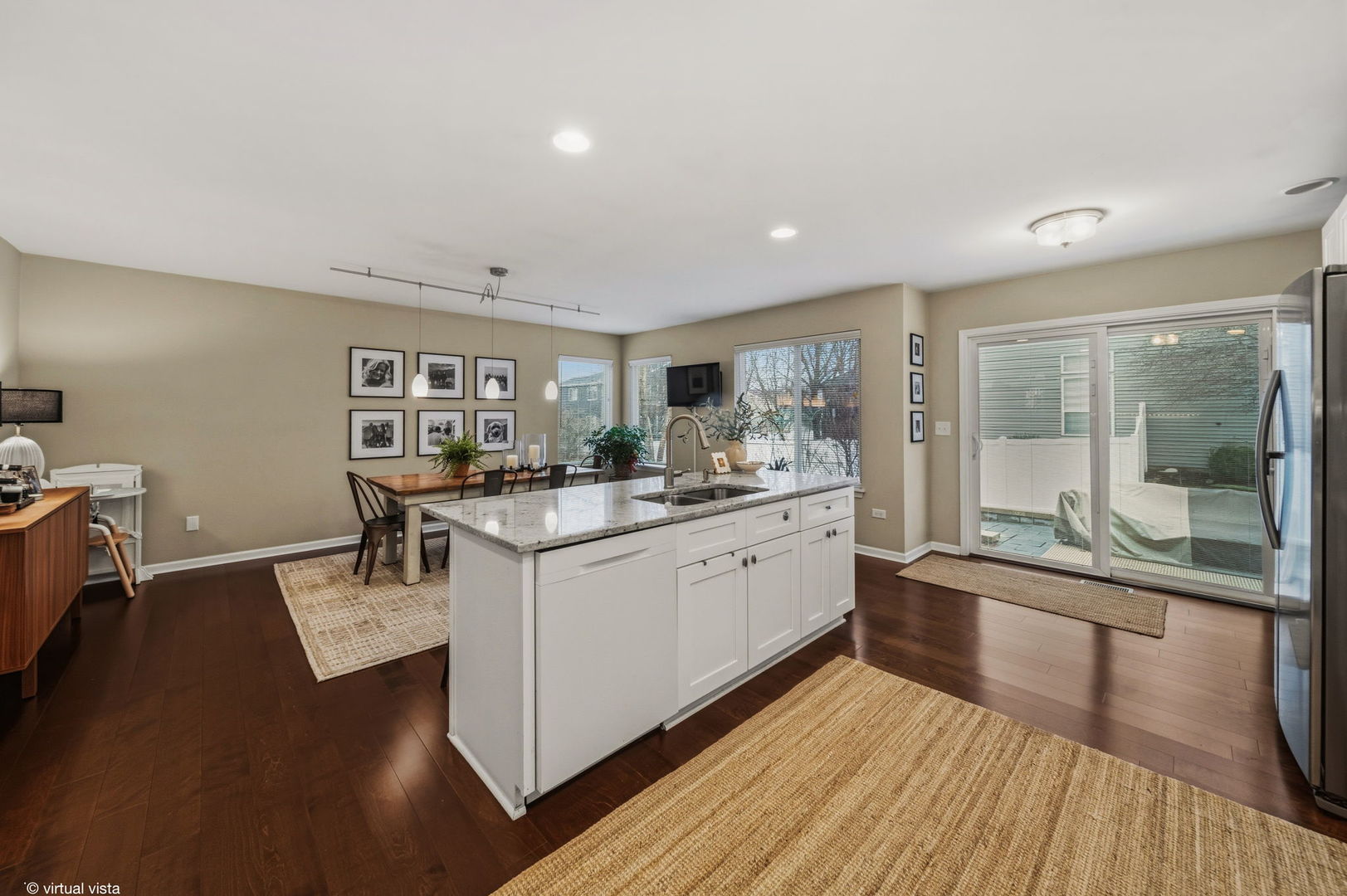 230 Willow Bnd, Bolingbrook, IL 60490