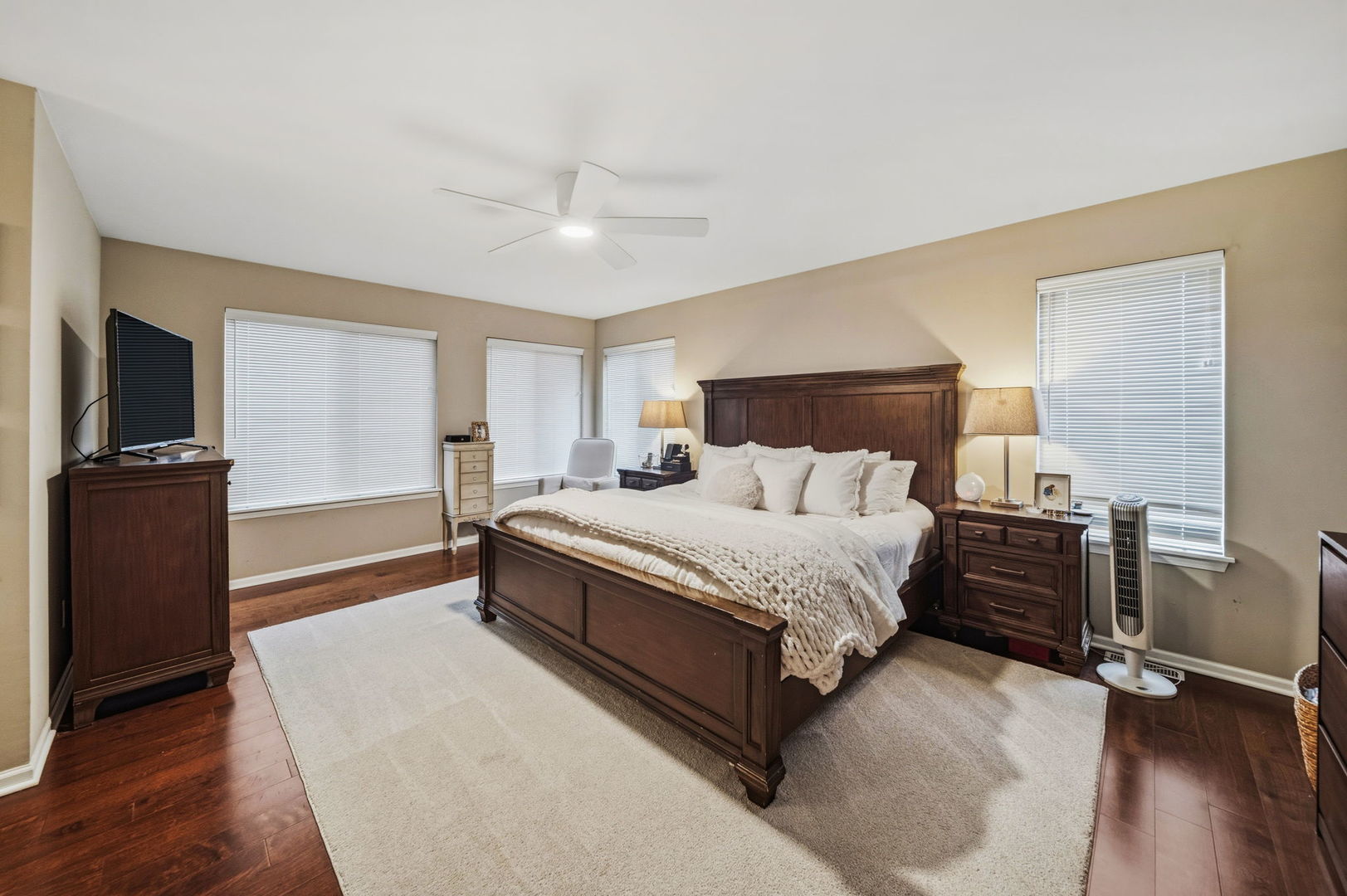 230 Willow Bnd, Bolingbrook, IL 60490