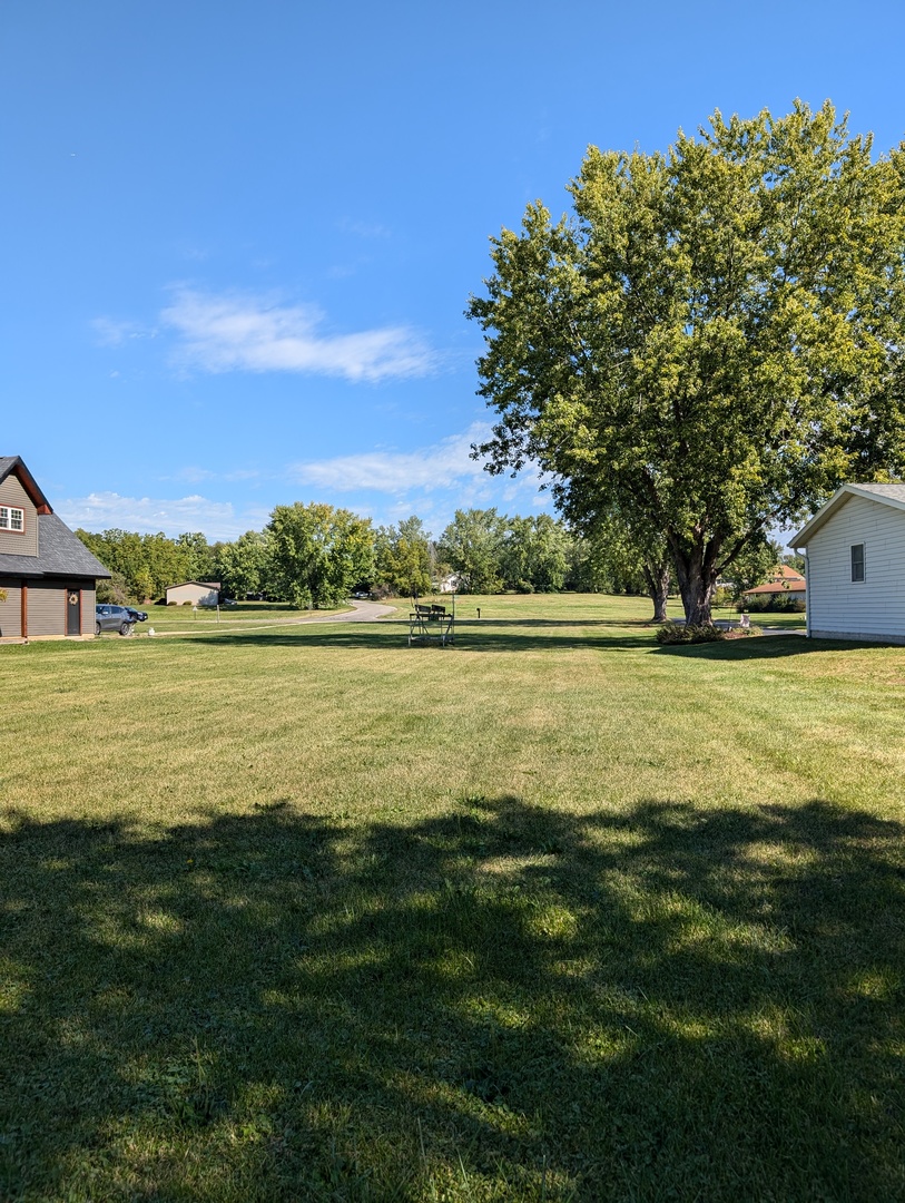 209 Lake Summerset Road, Lake Summerset, IL 61019