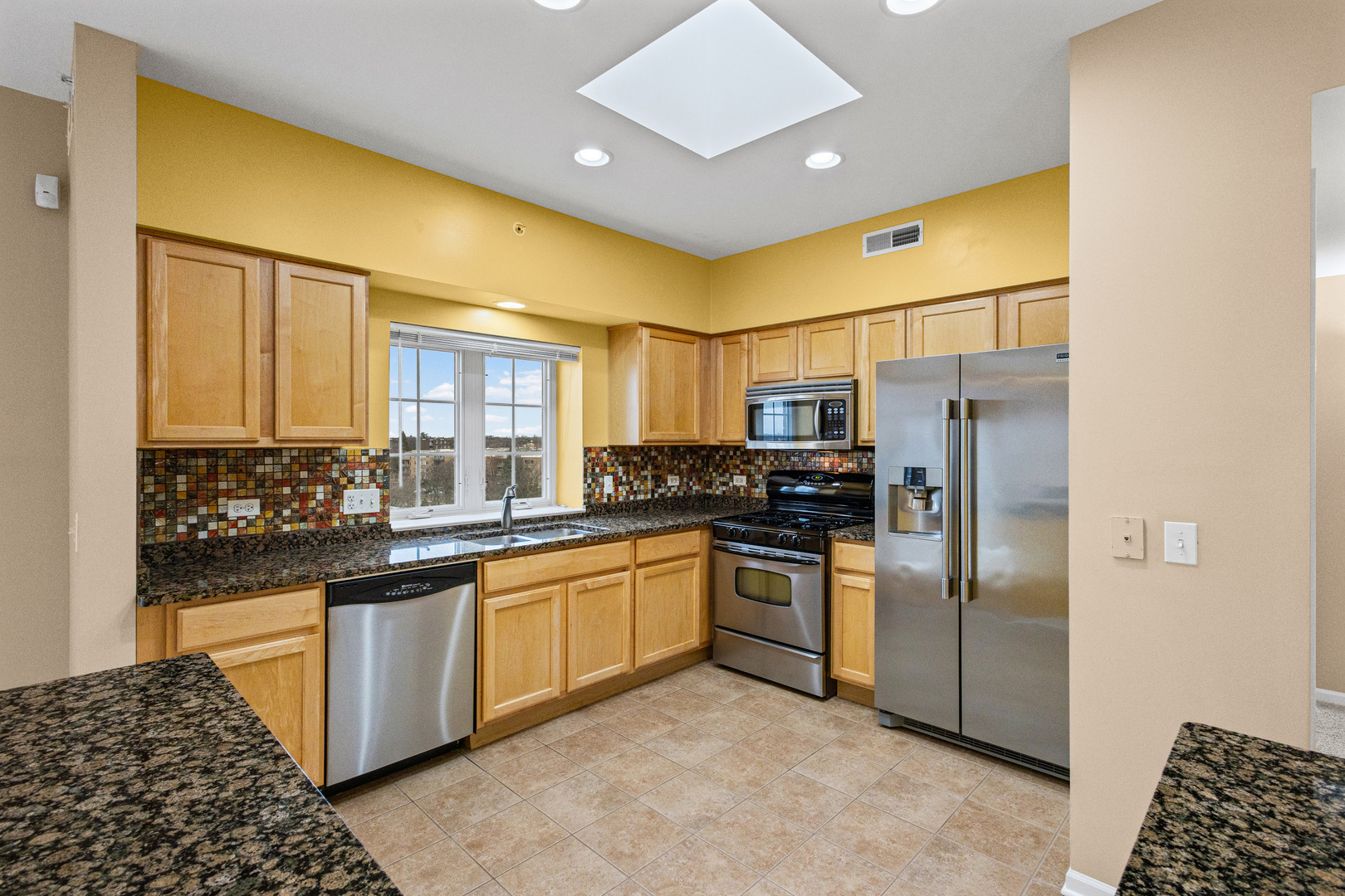 405 S Creekside Drive #605, Palatine, IL 60074