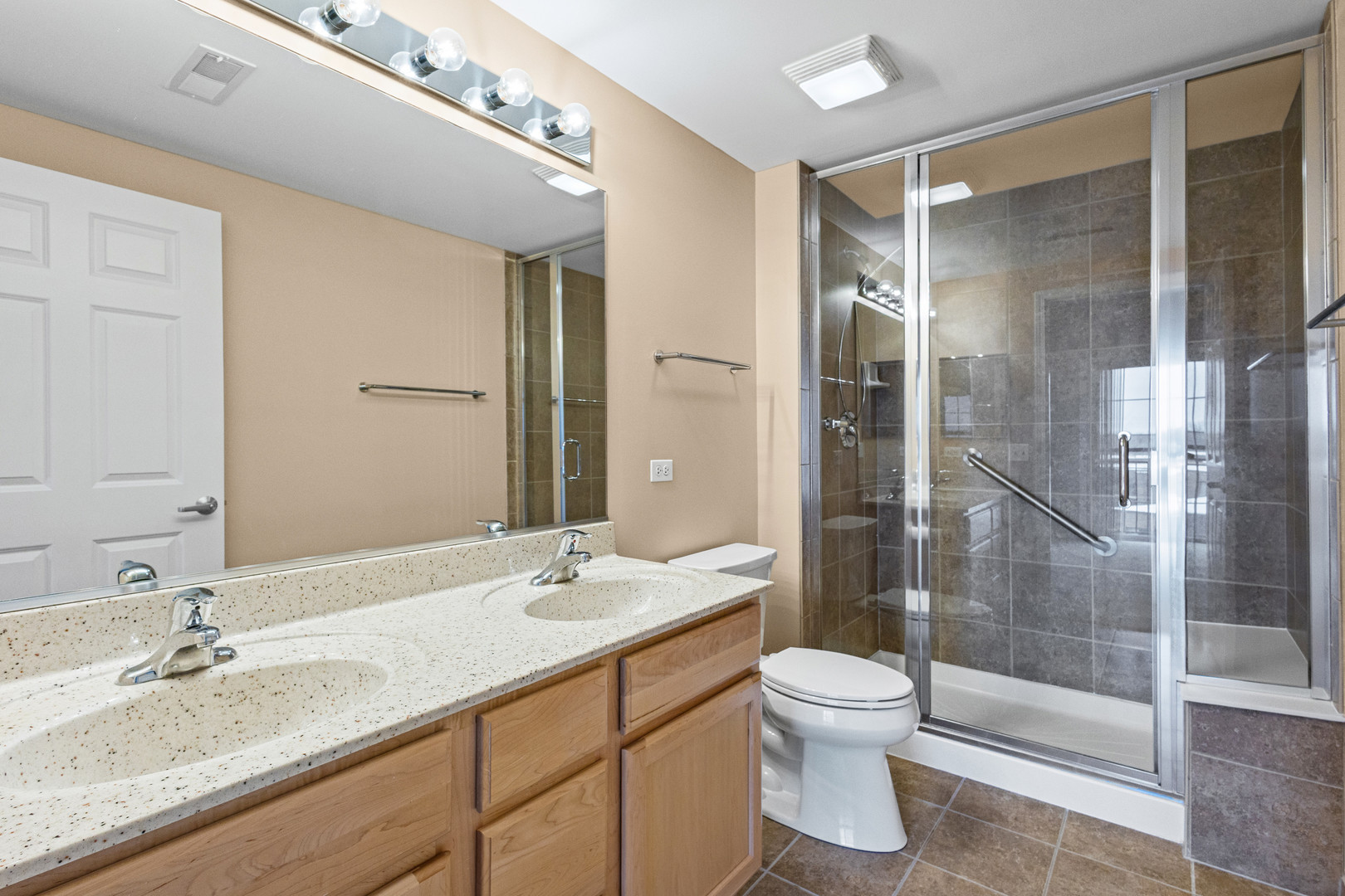 405 S Creekside Drive #605, Palatine, IL 60074