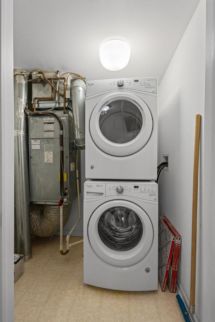 405 S Creekside Drive #605, Palatine, IL 60074