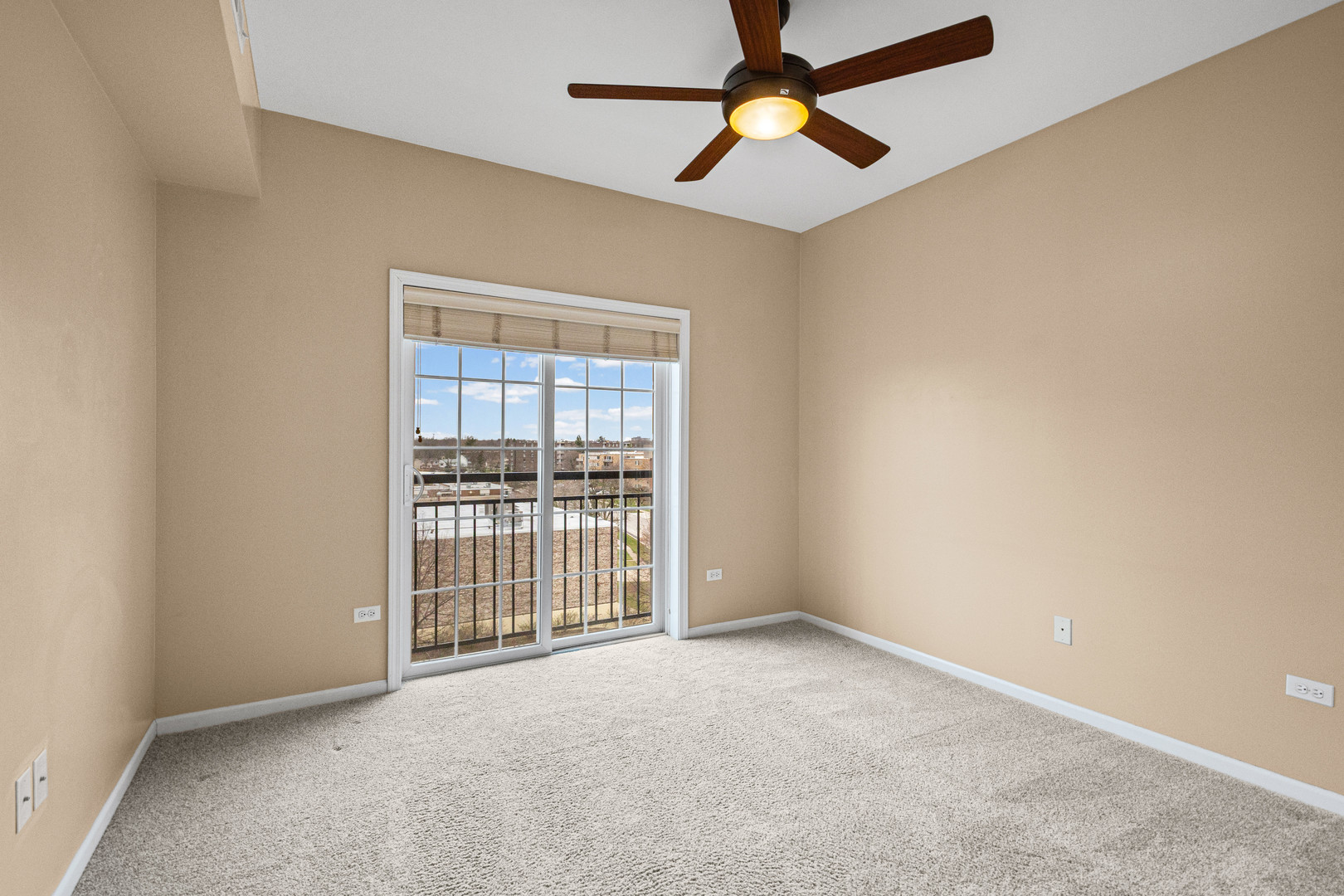 405 S Creekside Drive #605, Palatine, IL 60074