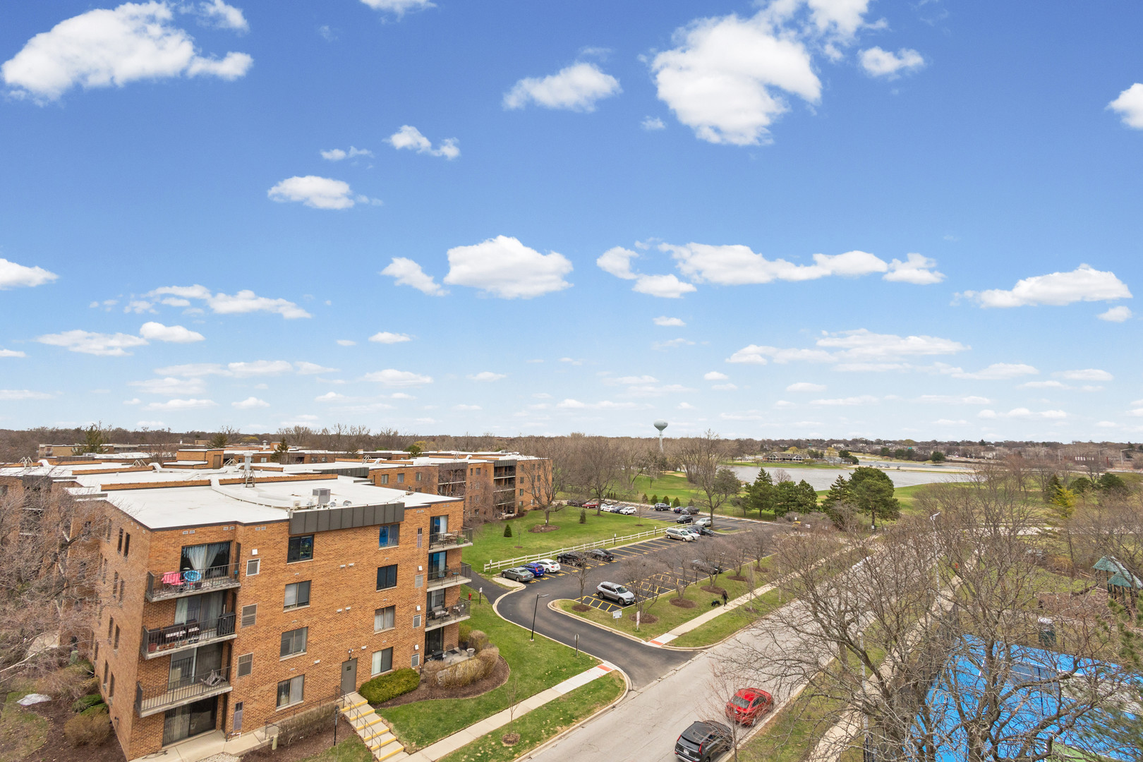 405 S Creekside Drive #605, Palatine, IL 60074