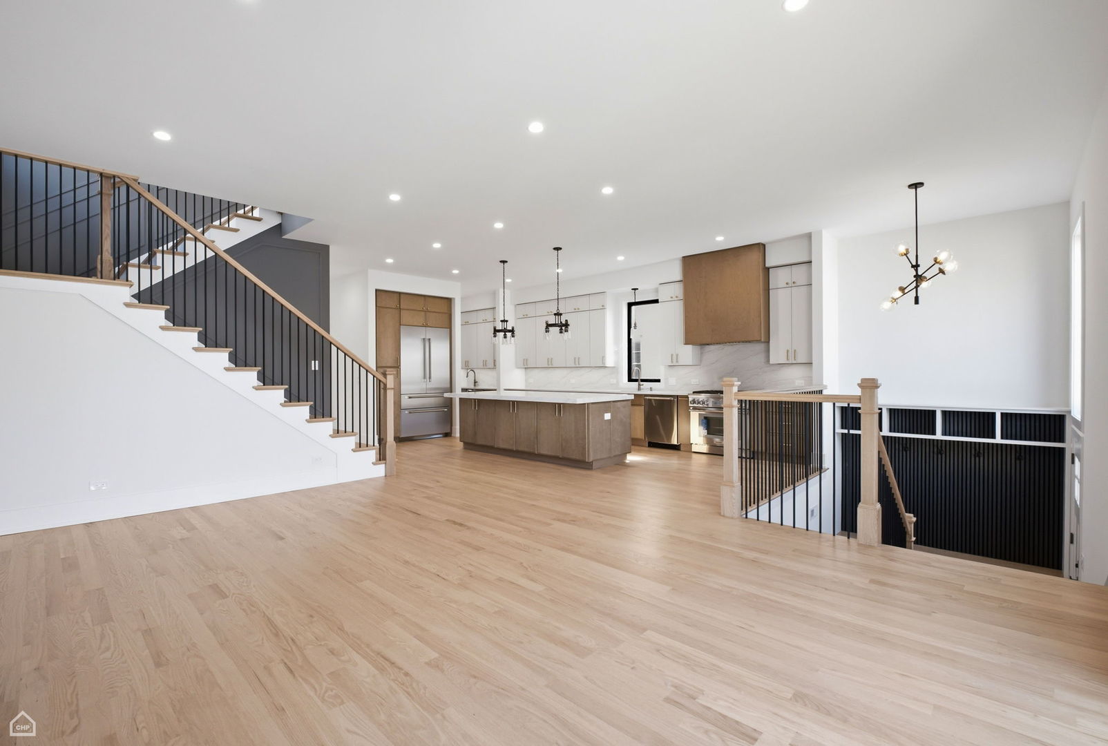 4242 N Sacramento Avenue, Chicago, IL 60618