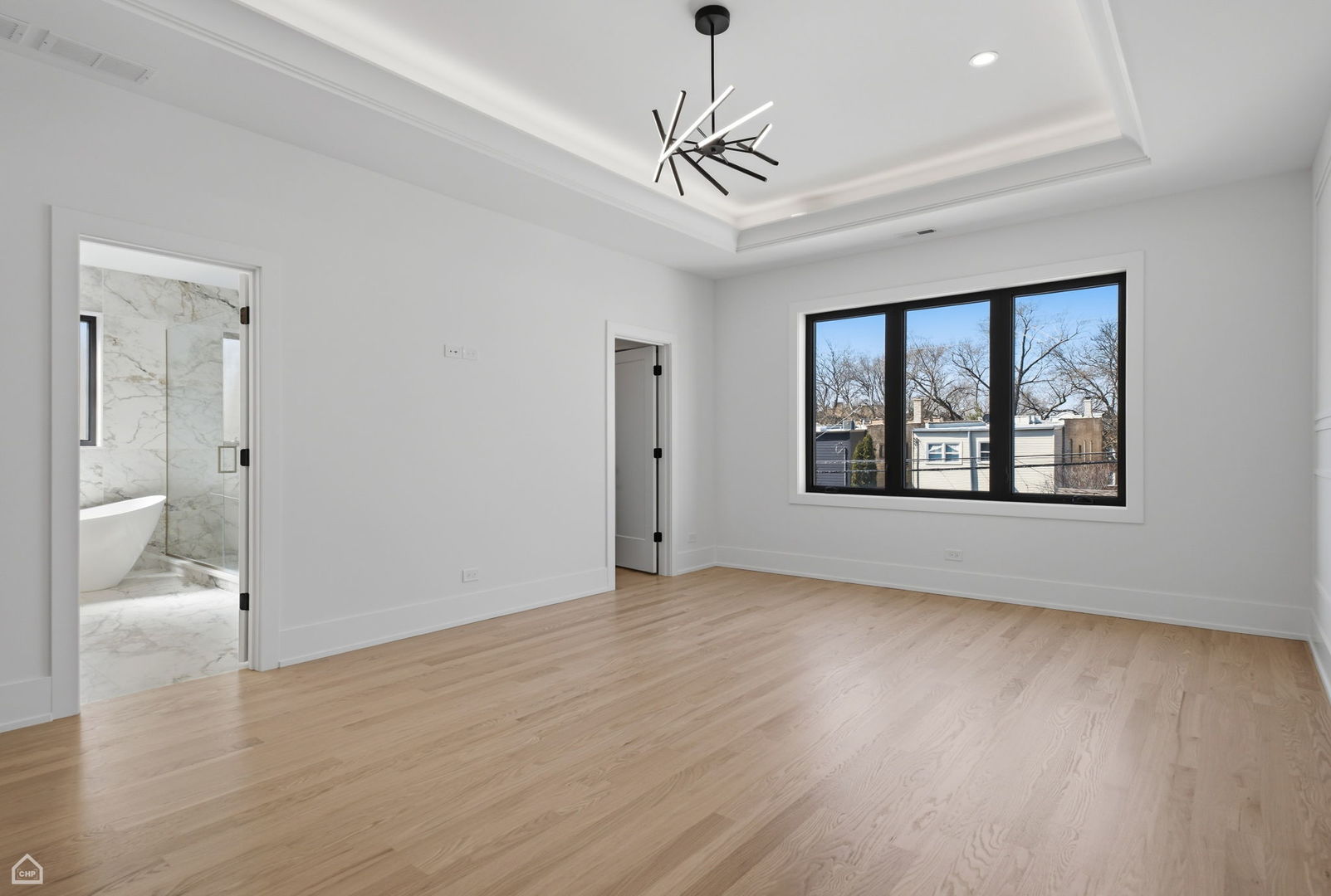 4242 N Sacramento Avenue, Chicago, IL 60618