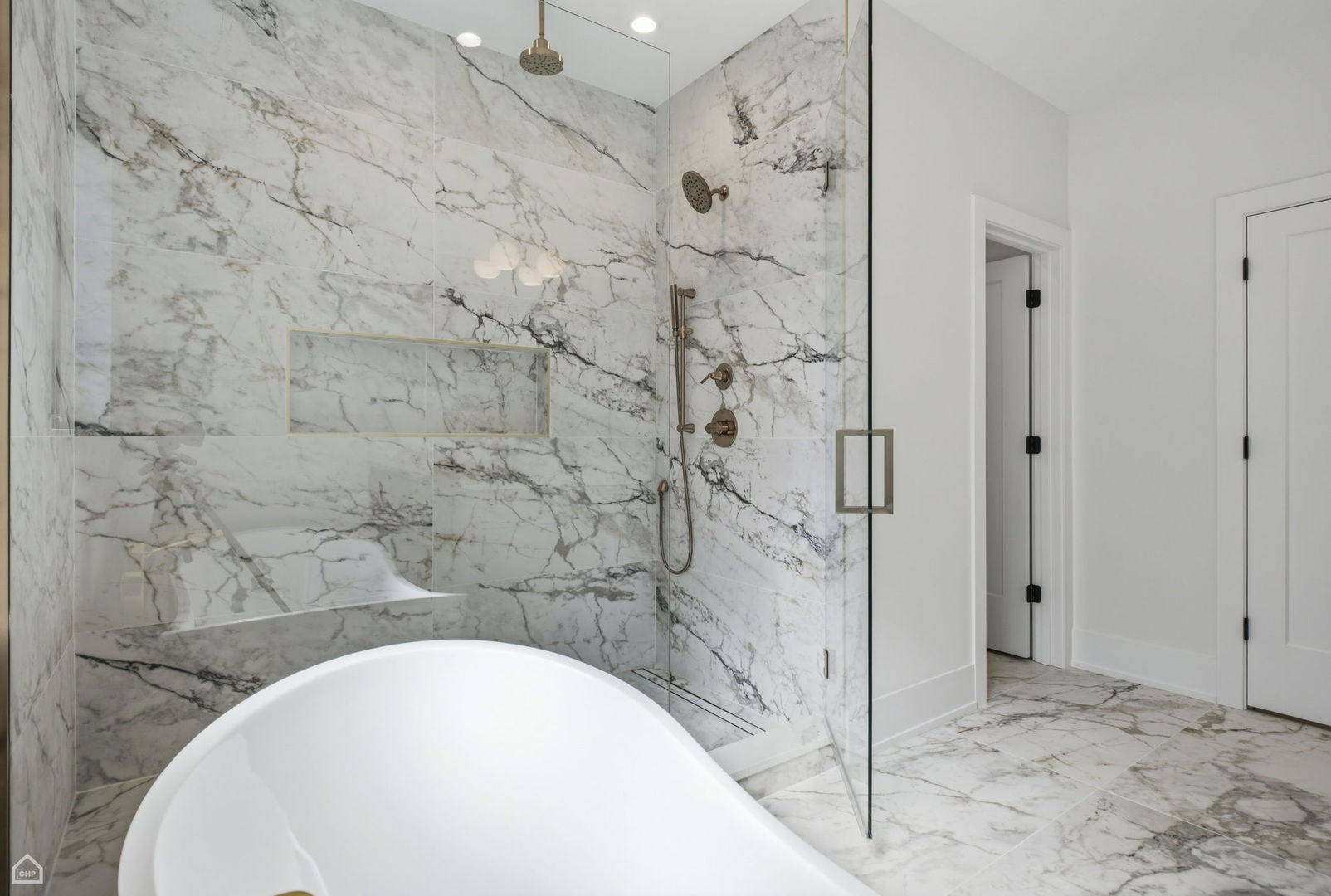 4242 N Sacramento Avenue, Chicago, IL 60618