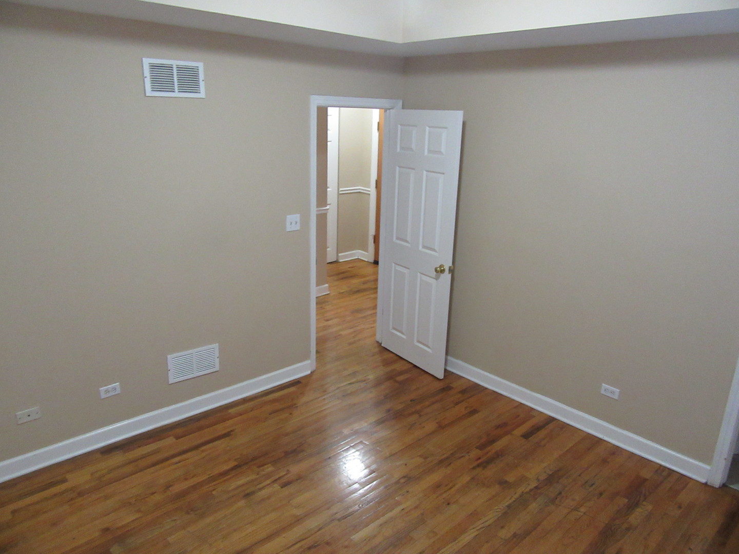 2251 W ROSEMONT Avenue #1, Chicago, IL 60659