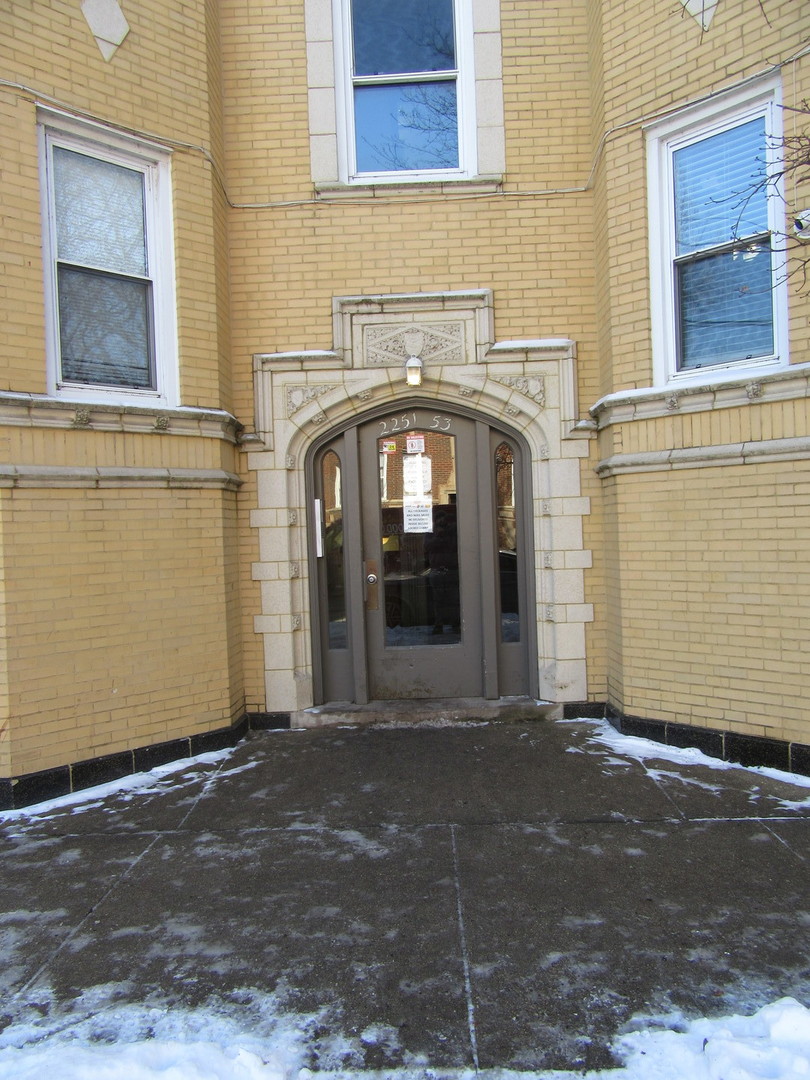 2251 W ROSEMONT Avenue #1, Chicago, IL 60659