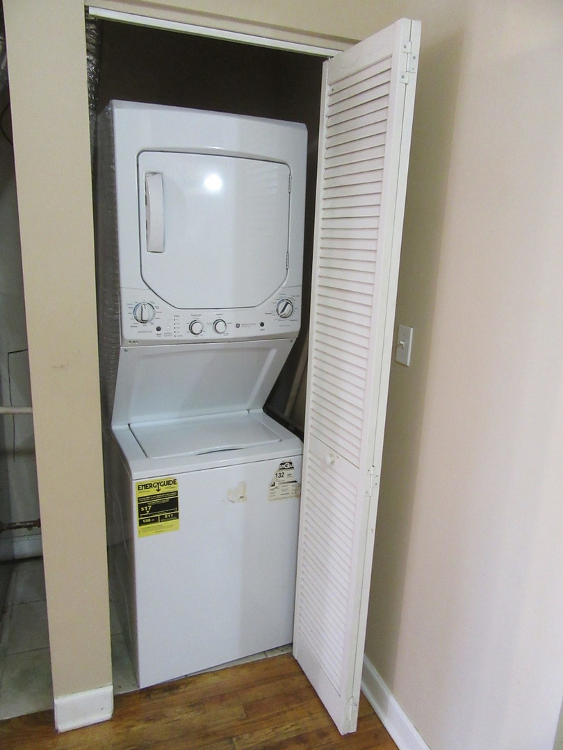 2251 W ROSEMONT Avenue #1, Chicago, IL 60659