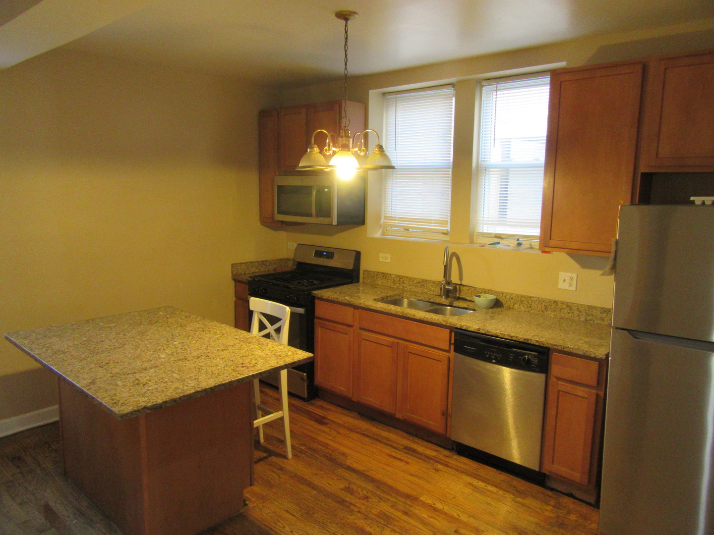 2251 W ROSEMONT Avenue #1, Chicago, IL 60659