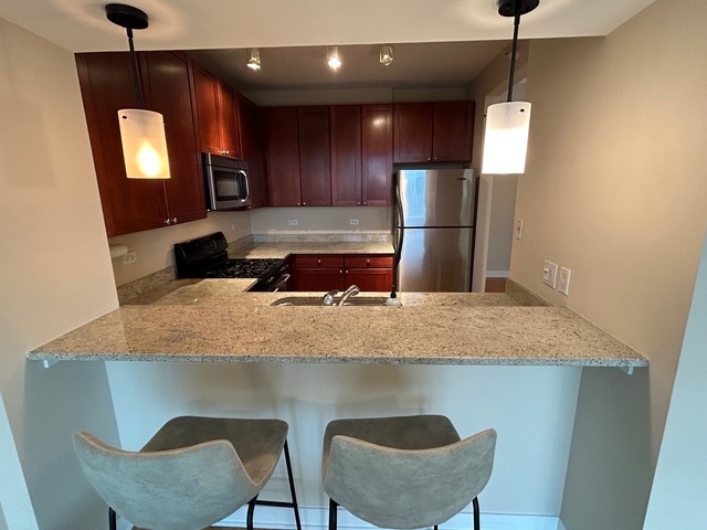 200 N Jefferson Street #2302, Chicago, IL 60661