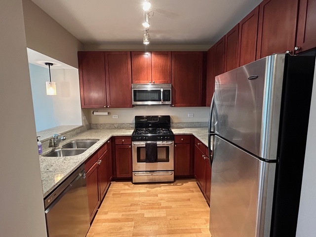 200 N Jefferson Street #2302, Chicago, IL 60661