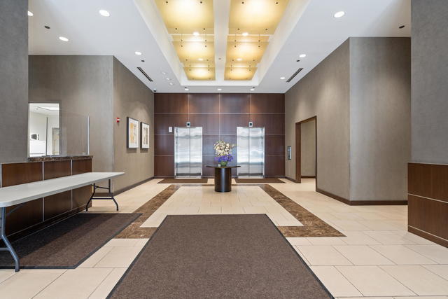 200 N Jefferson Street #2302, Chicago, IL 60661