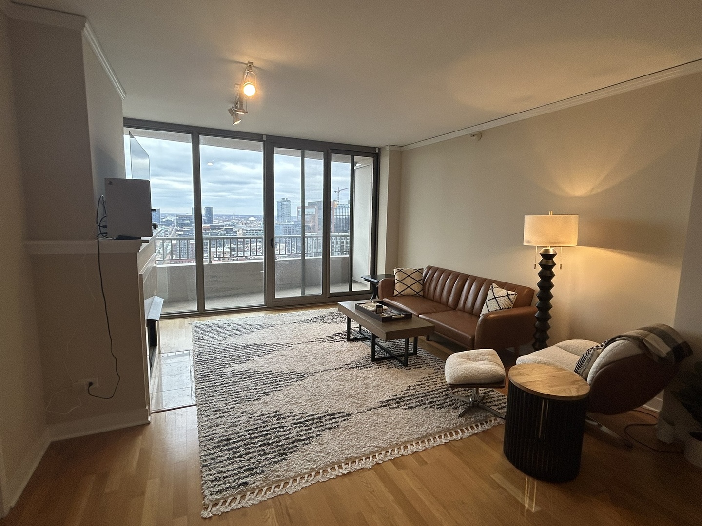 200 N Jefferson Street #2302, Chicago, IL 60661