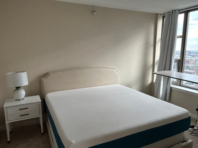 200 N Jefferson Street #2302, Chicago, IL 60661