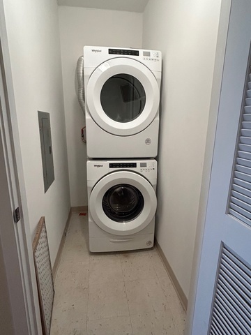 200 N Jefferson Street #2302, Chicago, IL 60661