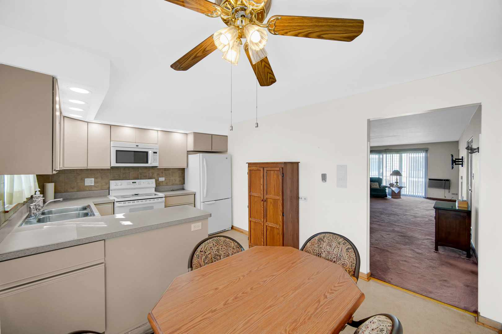 10336 S Pulaski Road #202, Oak Lawn, IL 60453