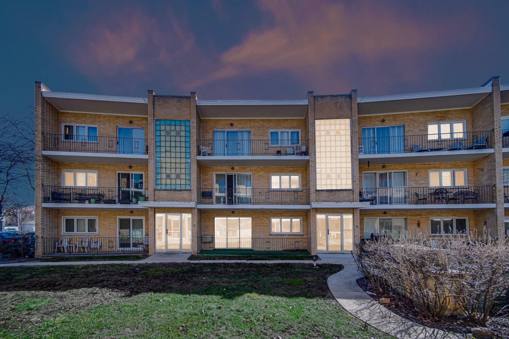 10336 S Pulaski Road #202, Oak Lawn, IL 60453