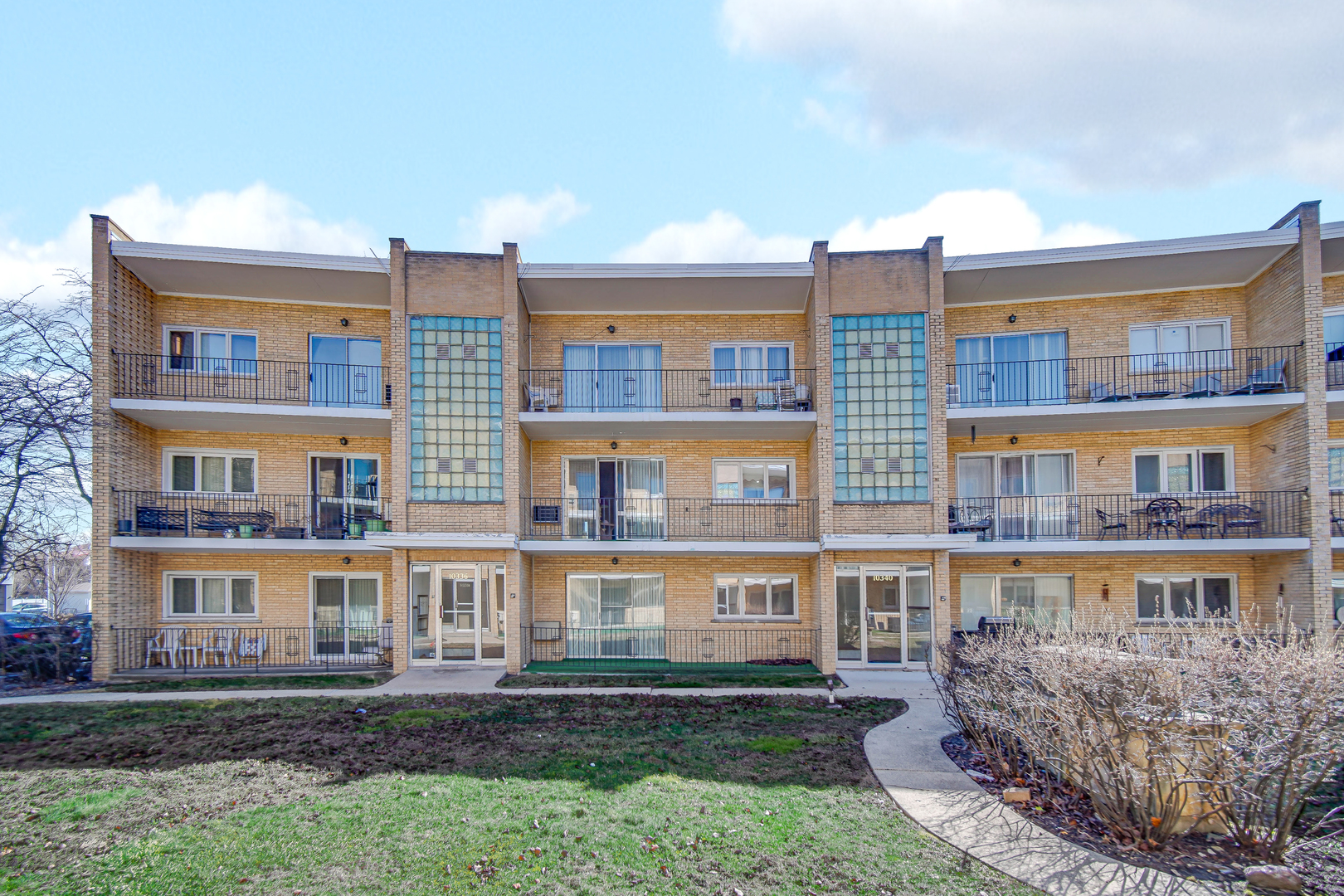 10336 S Pulaski Road #202, Oak Lawn, IL 60453