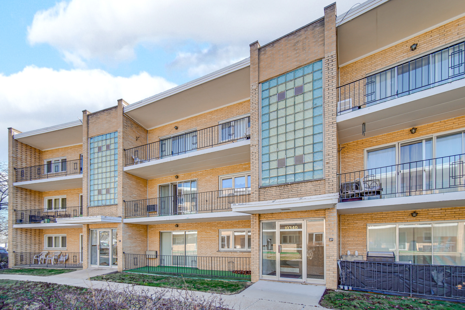 10336 S Pulaski Road #202, Oak Lawn, IL 60453