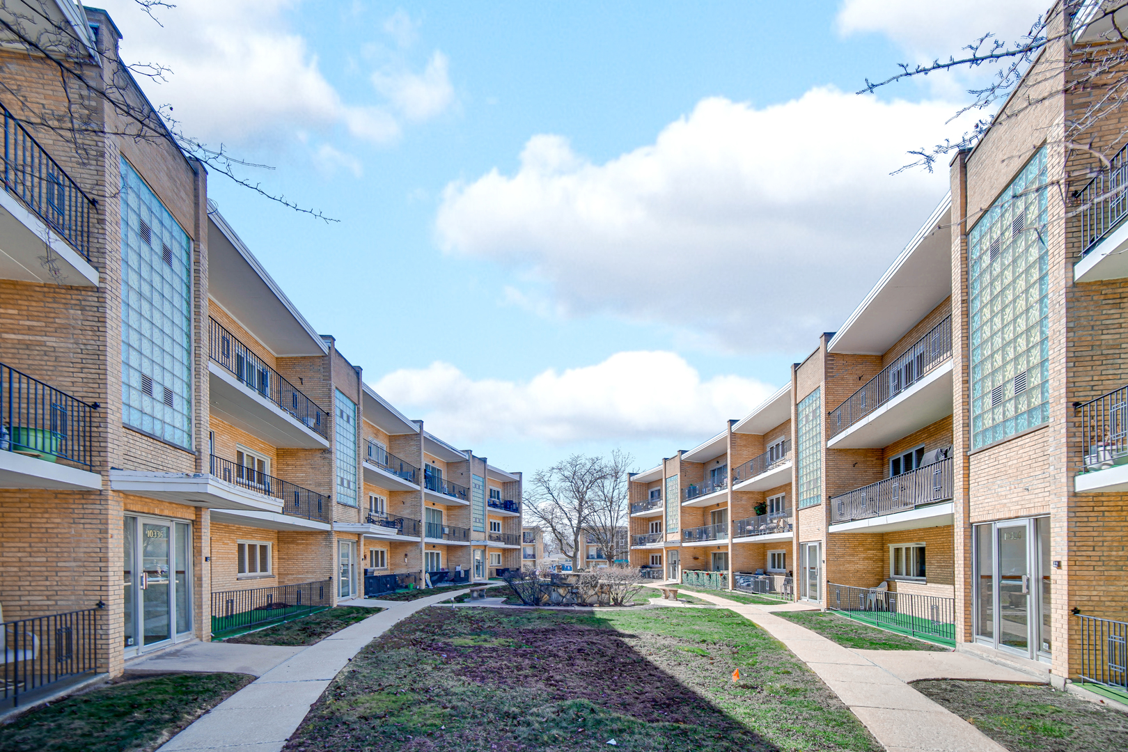 10336 S Pulaski Road #202, Oak Lawn, IL 60453