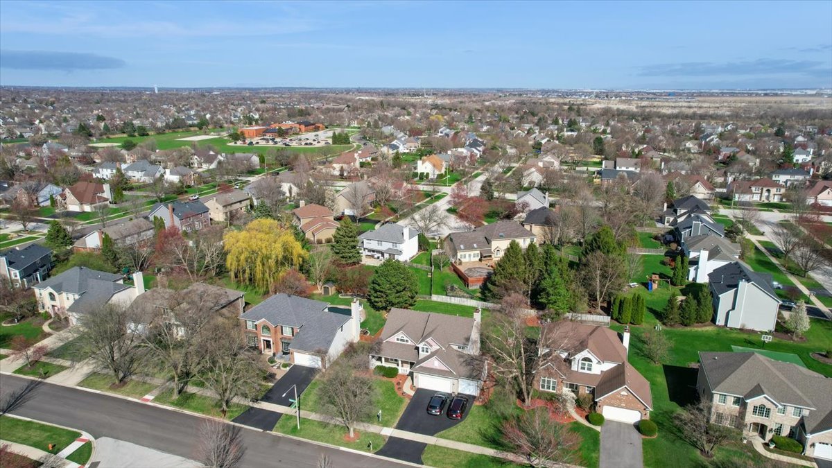 5204 Chokeberry Drive, Naperville, IL 60564