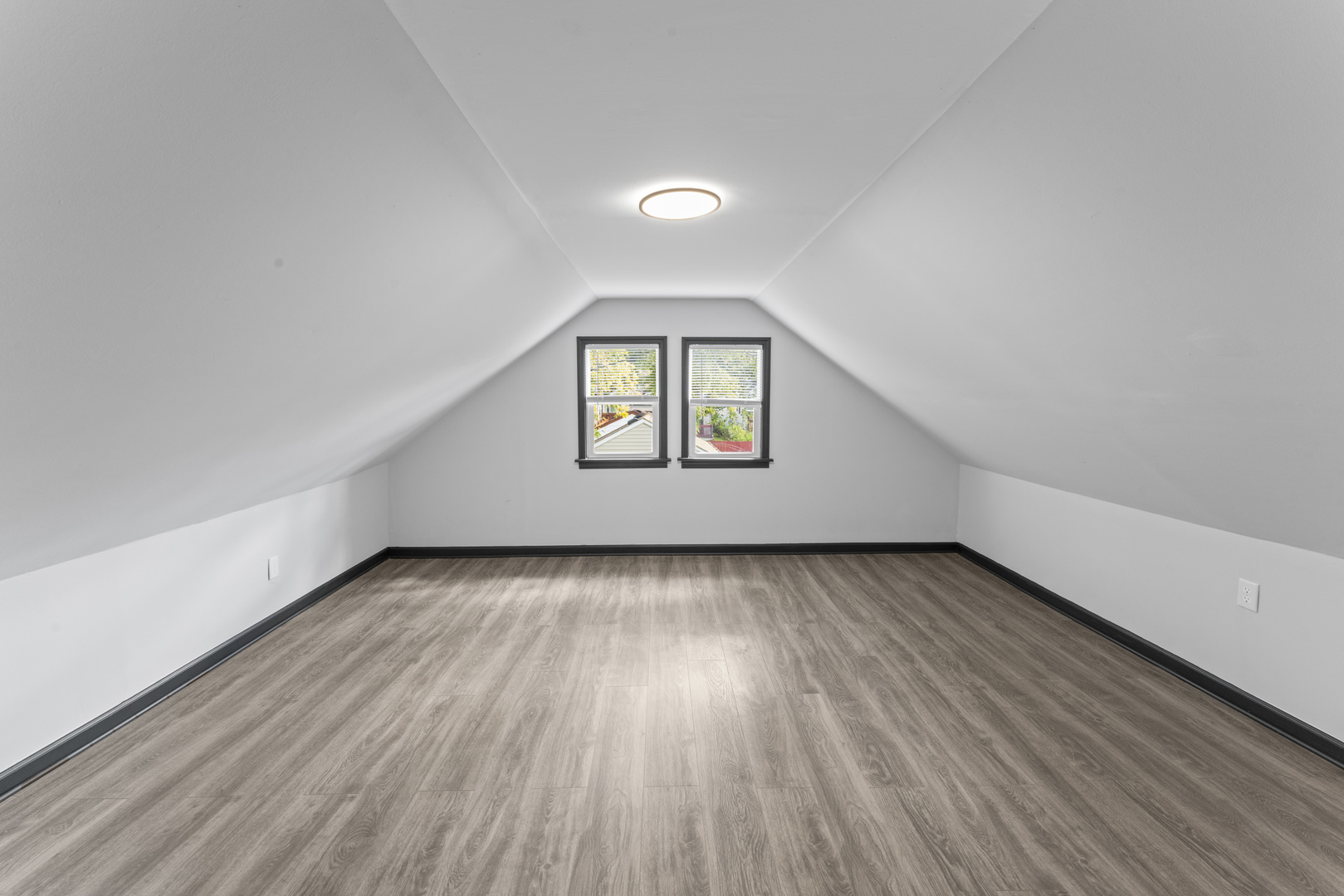 47 48th Avenue, Bellwood, IL 60104